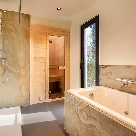 Forest With Sauna And Jacuzzi 4 Persons #353 Holiday home Maasbree